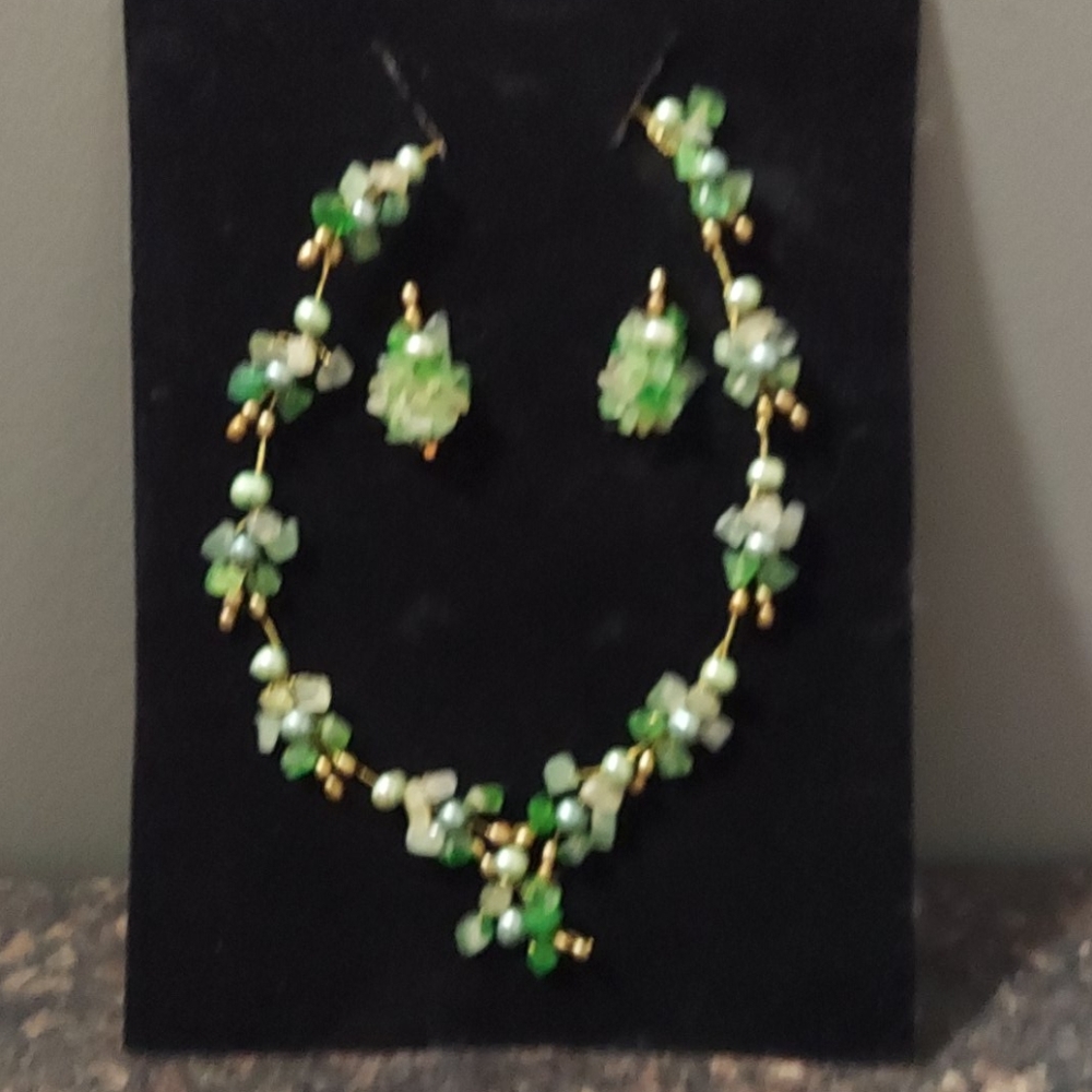 Aventurine & Fresh Water Pearl Necklace & Earrings